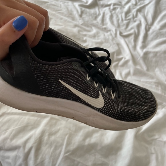 nike running sneakers - Picture 3 of 3